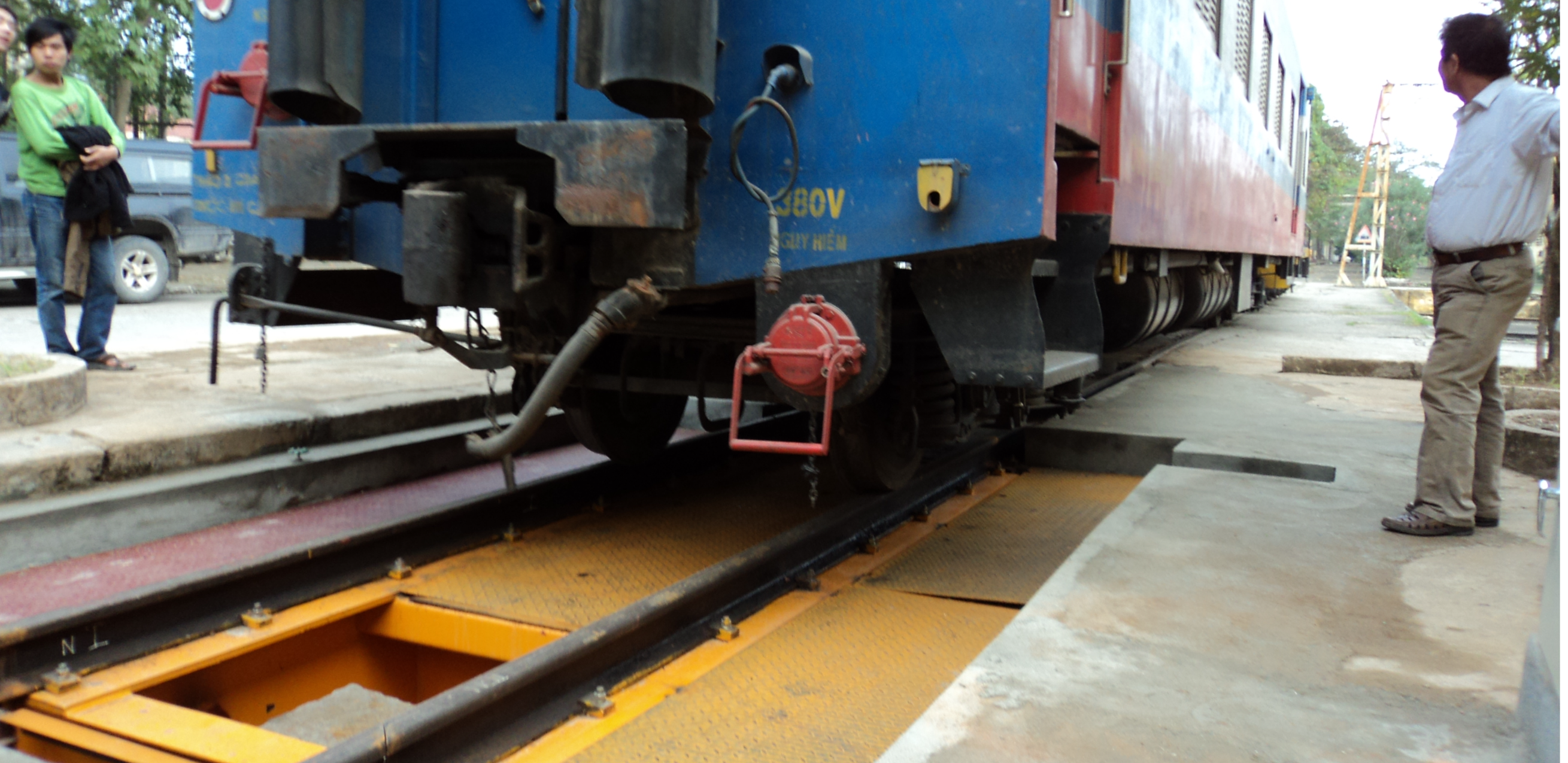 HỆ THỐNG CẦU CÂN ĐIỆN TỬ - ĐỘNG 120 TẤN