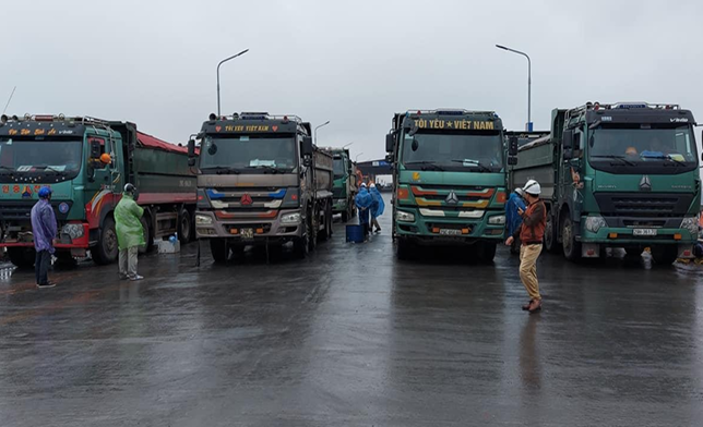 Kết quả thử tải:
- Ứng suất trong UHPC bằng 4,2 MPa<7 MPa;
- Độ võng bản mặt cầu giảm bằng 1/2 so với trước gia cường.
- Bê tông siêu tính năng mặt cầu không nứt, không trượt trên mặt thép.